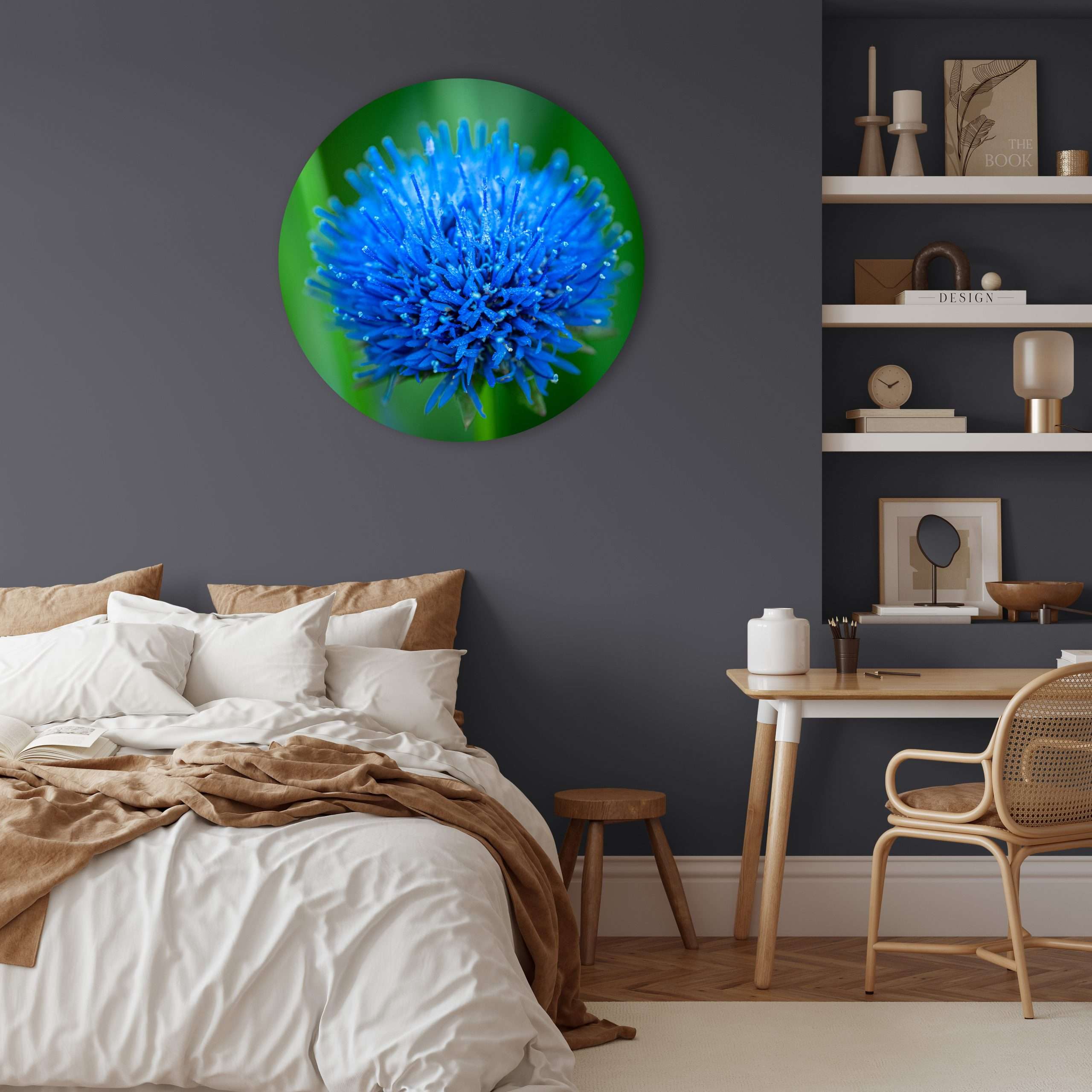 Wandcirkel Proud and Blue - Macrofoto van Sheeps Bit uit Ierland