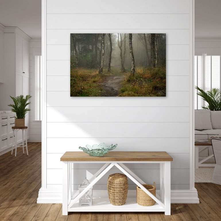 Wanddecoratie Path Into Eternity - Mystieke Berkebomen in de Mist op Zandvlakte bij Bakkevean