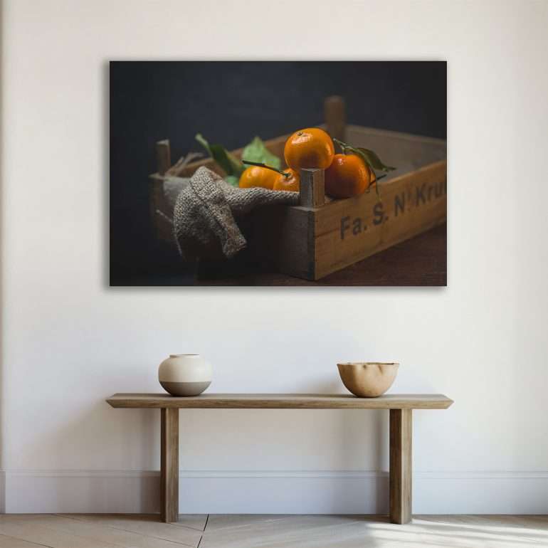 wanddecoratie at the market stilleven van kistje mandarijen