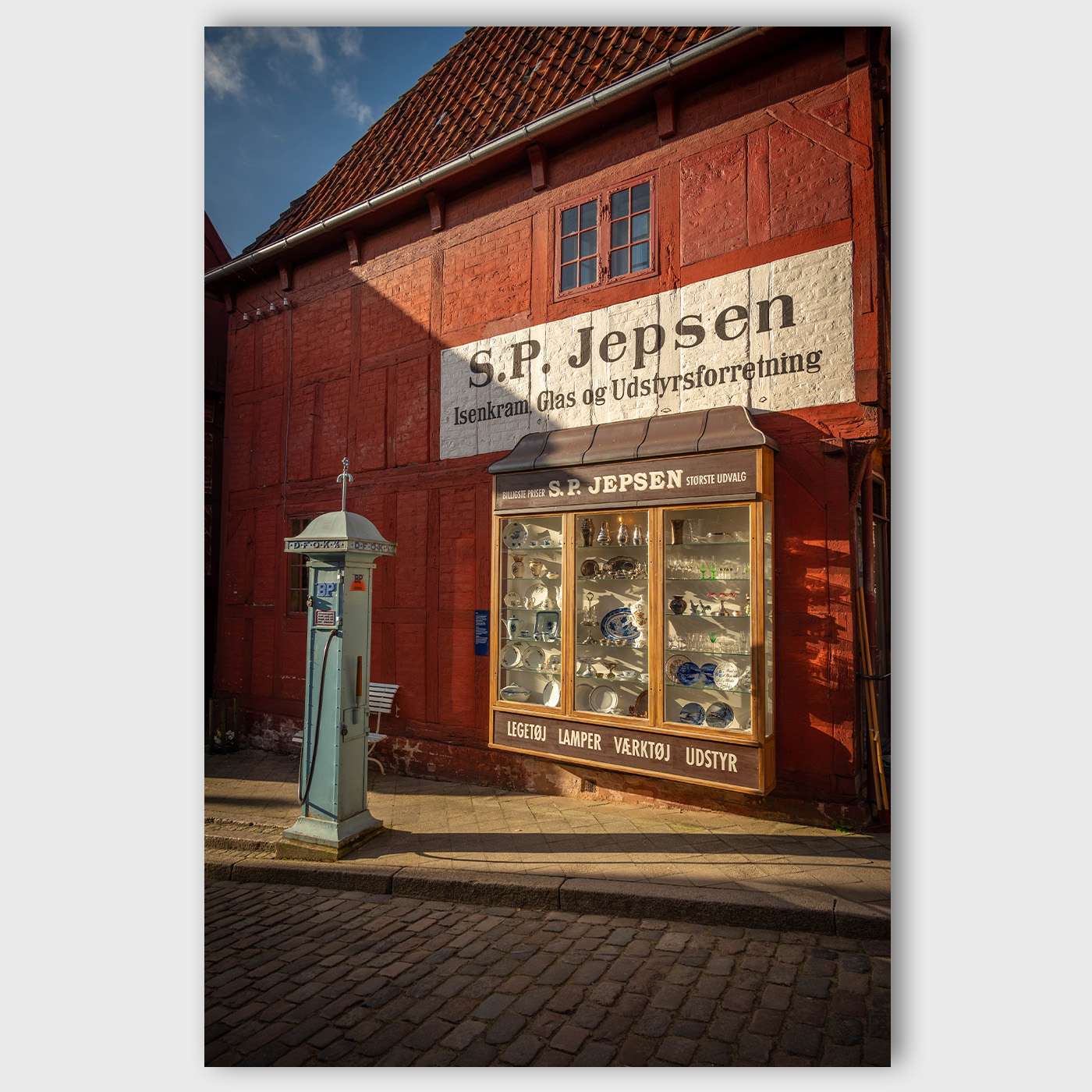 Wanddecoratie Vintage Storefront – Historische etalage in Den Gamle By, Aarhus